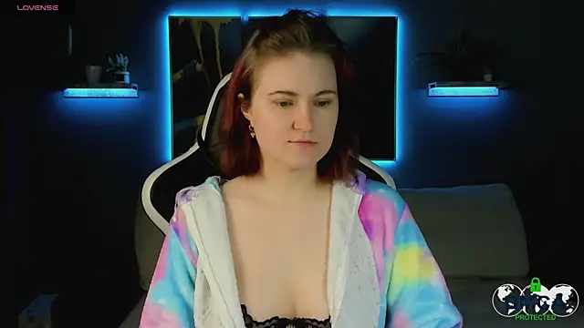 Snapshot of Roxy_foxi chatting on 10-12-25, 01:04 Roxy foxi online show from 10-12-25, 01:04