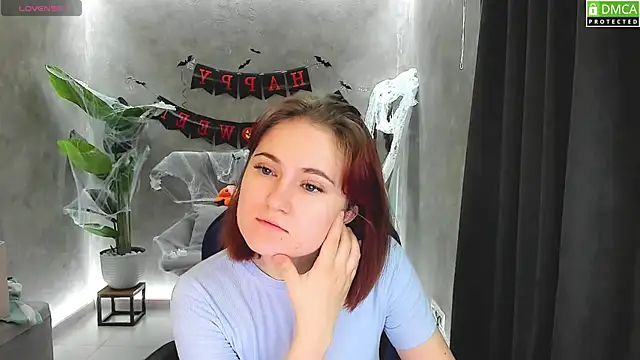 Snapshot of Roxy_foxi chatting on 10-24-25, 01:03 Roxy foxi online show from 10-24-25, 01:03