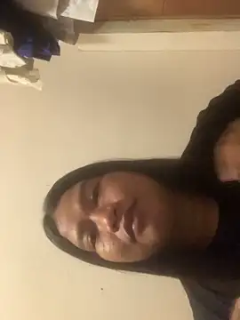 TS-YANNA online show from 04-28-26, 05:29