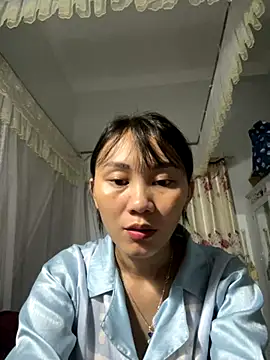 Snapshot of Almond-cute chatting on 09-09-25, 06:18 Almond-cute online show from 09-09-25, 06:18