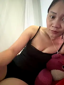 Snapshot of Almond-cute chatting on 09-15-25, 08:25 Almond-cute online show from 09-15-25, 08:25