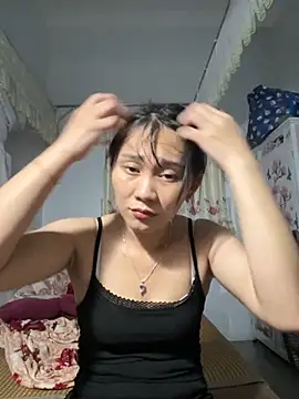 Snapshot of Almond-cute chatting on 09-16-25, 12:28 Almond-cute online show from 09-16-25, 12:28