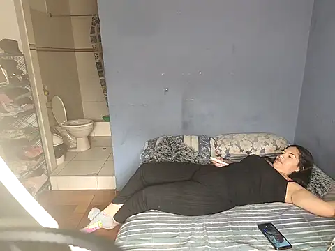 Snapshot of badlove42 chatting on 11-26-25, 09:27 badlove42 online show from 11-26-25, 09:27