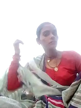 Snapshot of H_seema chatting on 09-12-25, 12:33 H seema online show from 09-12-25, 12:33