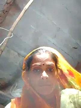 Snapshot of H_seema chatting on 09-28-25, 04:45 H seema online show from 09-28-25, 04:45