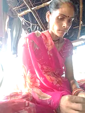 Snapshot of H_seema chatting on 10-08-25, 01:47 H seema online show from 10-08-25, 01:47