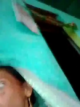 Snapshot of H_seema chatting on 10-11-25, 12:43 H seema online show from 10-11-25, 12:43