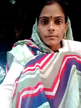 Snapshot of H_seema chatting on 10-15-25, 01:17 H seema online show from 10-15-25, 01:17