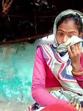 Snapshot of H_seema chatting on 10-18-25, 02:25 H seema online show from 10-18-25, 02:25