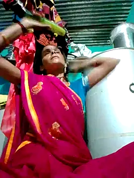 Snapshot of H_seema chatting on 10-19-25, 01:23 H seema online show from 10-19-25, 01:23