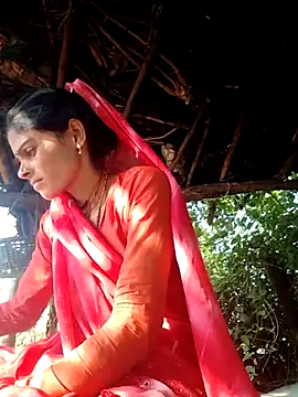 Snapshot of H_seema chatting on 11-15-25, 03:26 H seema online show from 11-15-25, 03:26