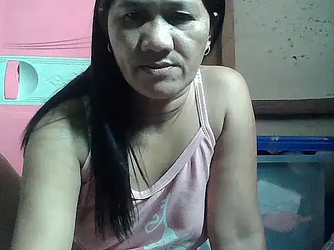 Snapshot of hotmama_063 chatting on 09-23-25, 06:38 hotmama 063 online show from 09-23-25, 06:38