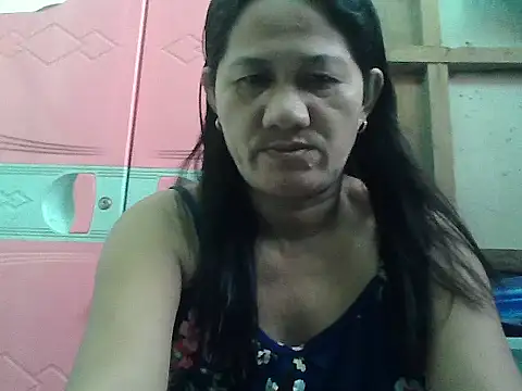 Snapshot of hotmama_063 chatting on 09-27-25, 04:39 hotmama 063 online show from 09-27-25, 04:39