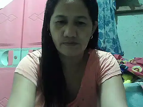 Snapshot of hotmama_063 chatting on 10-11-25, 11:20 hotmama 063 online show from 10-11-25, 11:20