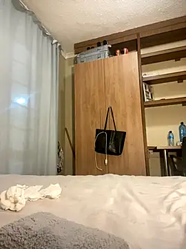 Moonzy77 online show from 10-01-25, 06:03