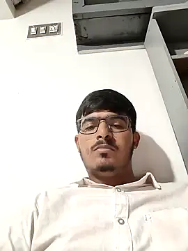 Snapshot of RotundHeadway chatting on 12-05-25, 01:20 RotundHeadway online show from 12-05-25, 01:20