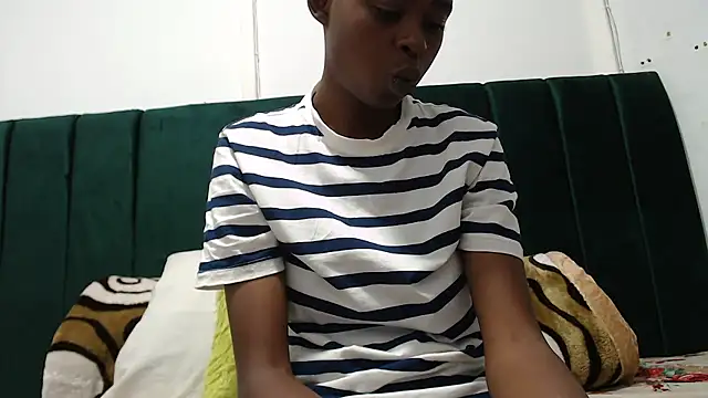 SweetSlenderChoc online show from 01-17-26, 10:13