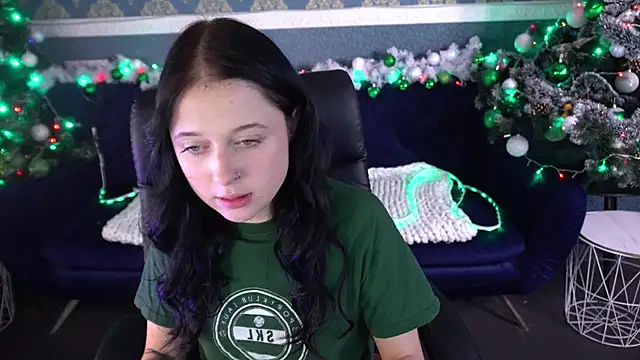 Snapshot of ScarletttMoon chatting on 12-14-25, 07:40 ScarletttMoon online show from 12-14-25, 07:40