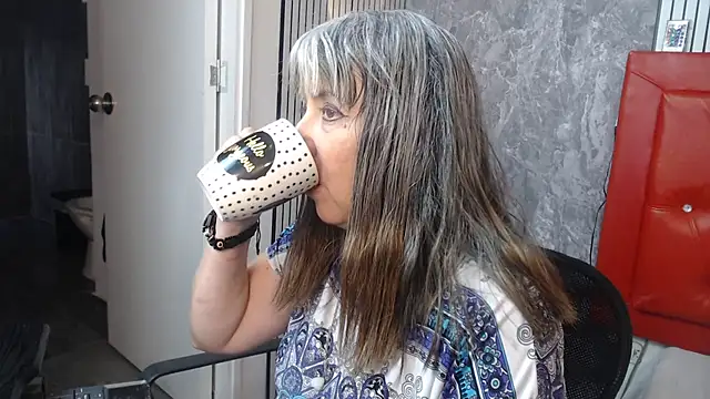 Snapshot of linda__mature chatting on 09-11-25, 11:54 linda  mature online show from 09-11-25, 11:54