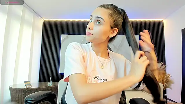 sofiapalacioss online show from 02-16-26, 07:43