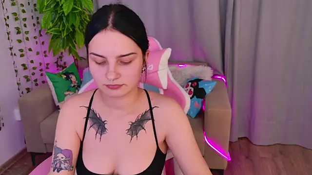 Angel Braun online show from 09-08-25, 03:11