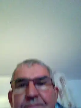 Snapshot of Oldmenhot66 chatting on 10-31-25, 06:31 Oldmenhot66 online show from 10-31-25, 06:31