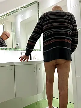 Oldmenhot66 online show from 02-10-26, 05:55