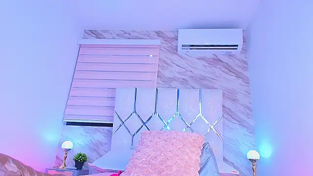 Snapshot of collet_1 chatting on 12-05-25, 12:03 collet 1 online show from 12-05-25, 12:03