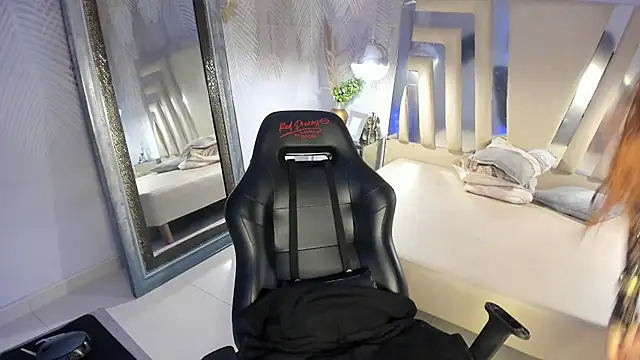 ValerySkinnyy online show from 06-13-26, 03:37