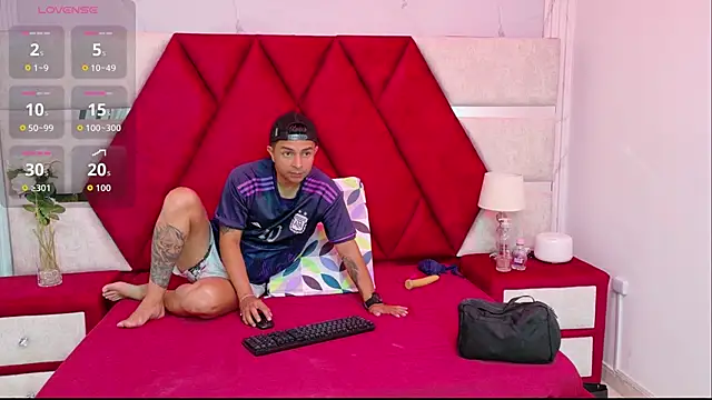 Snapshot of Kity_spiderr chatting on 09-16-25, 12:28 Kity spiderr online show from 09-16-25, 12:28