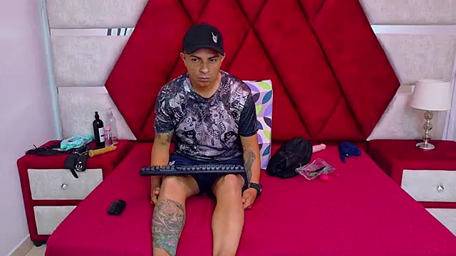 Snapshot of Kity_spiderr chatting on 10-16-25, 12:28 Kity spiderr online show from 10-16-25, 12:28