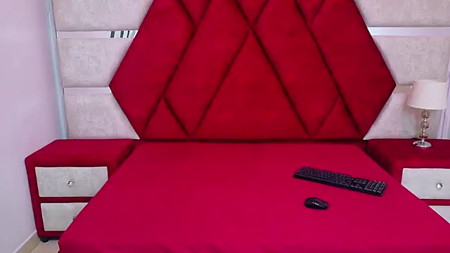 Snapshot of Kity_spiderr chatting on 10-20-25, 01:33 Kity spiderr online show from 10-20-25, 01:33