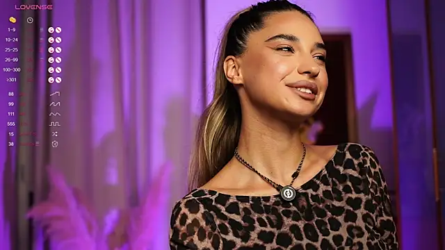 Snapshot of ItalianGirl chatting on 09-18-25, 07:49 ItalianGirl online show from 09-18-25, 07:49