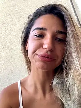 Snapshot of ItalianGirl chatting on 09-20-25, 08:37 ItalianGirl online show from 09-20-25, 08:37