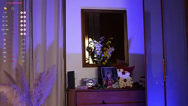 Snapshot of ItalianGirl chatting on 10-08-25, 07:11 ItalianGirl online show from 10-08-25, 07:11