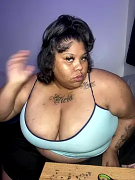 Snapshot of BlaxicanaMami chatting on 10-11-25, 06:01 BlaxicanaMami online show from 10-11-25, 06:01