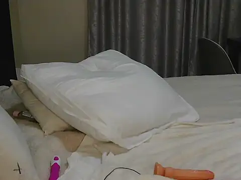 Snapshot of Sultry_Booty chatting on 09-26-25, 12:20 Sultry Booty online show from 09-26-25, 12:20