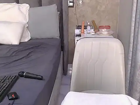 Snapshot of Sultry_Booty chatting on 11-26-25, 02:34 Sultry Booty online show from 11-26-25, 02:34