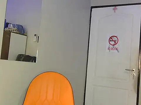 Snapshot of Sultry_Booty chatting on 12-05-25, 11:41 Sultry Booty online show from 12-05-25, 11:41