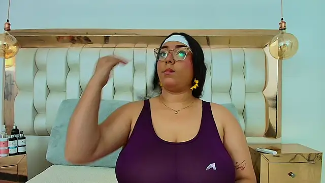 TiffantyAndStacy online show from 09-26-25, 08:02