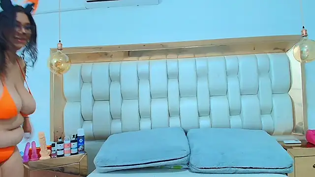 TiffantyAndStacy online show from 10-07-25, 07:44