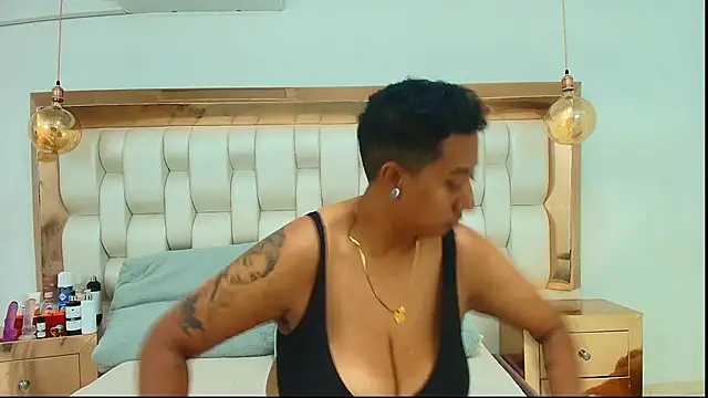 TiffantyAndStacy online show from 10-31-25, 07:59