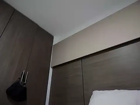 Snapshot of Liiz_01 chatting on 10-13-25, 12:21 Liiz 01 online show from 10-13-25, 12:21