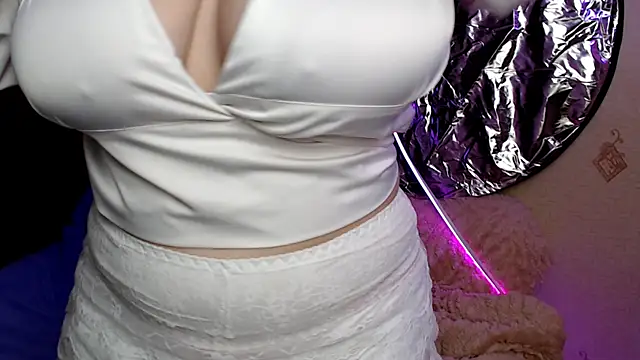 Snapshot of MillyBoo0 chatting on 12-03-25, 05:22 MillyBoo0 online show from 12-03-25, 05:22