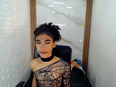 Penelopee Rouse online show from 10-16-25, 08:21