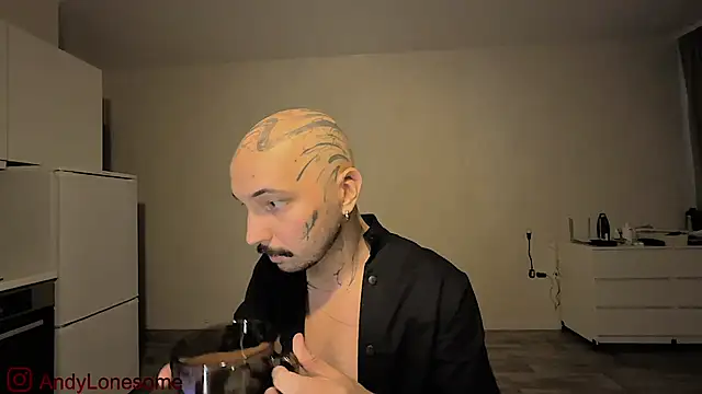 Snapshot of AndyLonesome chatting on 09-08-25, 10:31 AndyLonesome online show from 09-08-25, 10:31