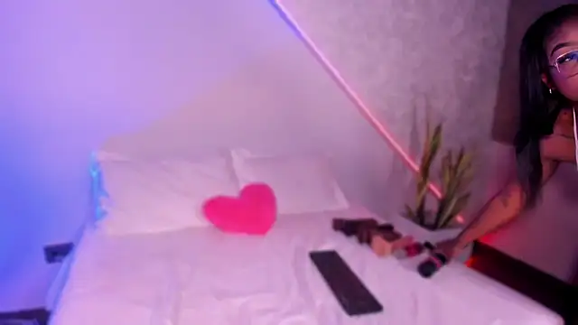 Kishalove  online show from 11-25-25, 10:15