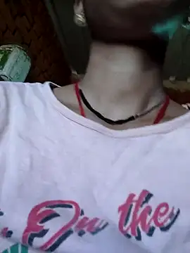 Snapshot of Yatiksha_Beby chatting on 09-25-25, 05:55 Yatiksha Beby online show from 09-25-25, 05:55