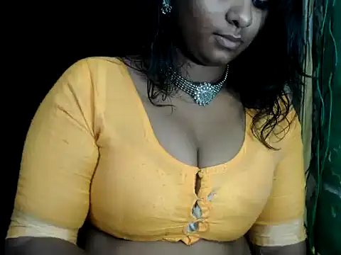 Snapshot of DearKimmi chatting on 12-28-24, 04:09 DearKimmi online show from 12-28-24, 04:09