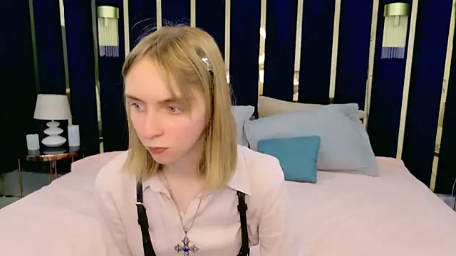 Beverly Gomes online show from 09-22-25, 03:47